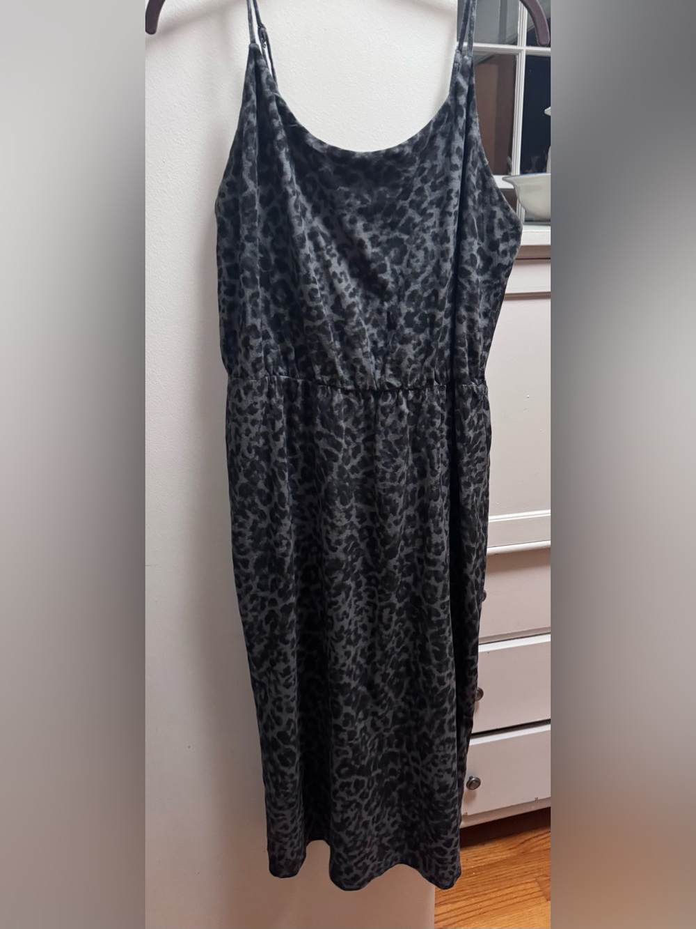 Old Navy Sleeveless Gray Leopard Print Maxi Dress size Large